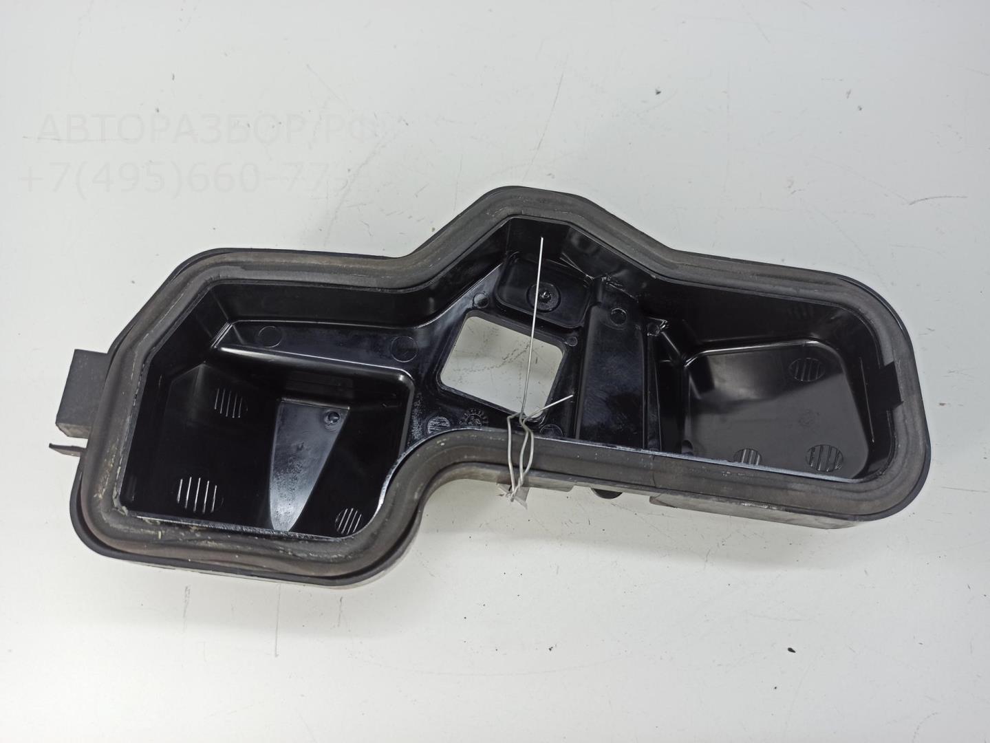 Крышка фары левой