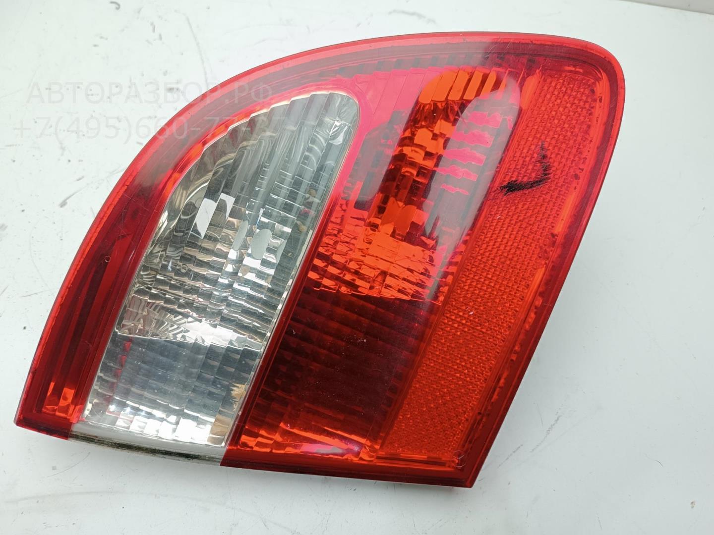 Фонарь задний внутренний правый