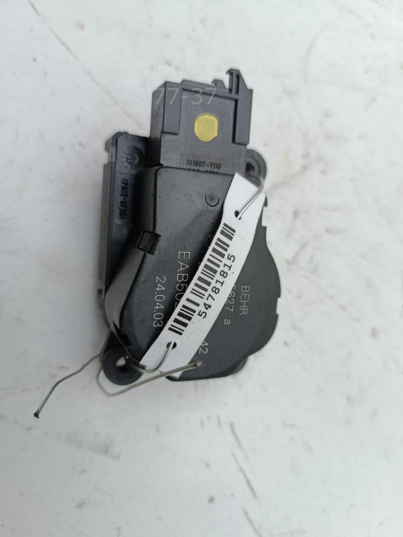 Моторчик заслонки печки