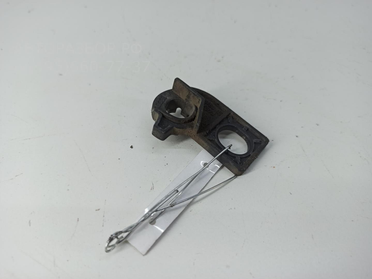 Кронштейн фар правый