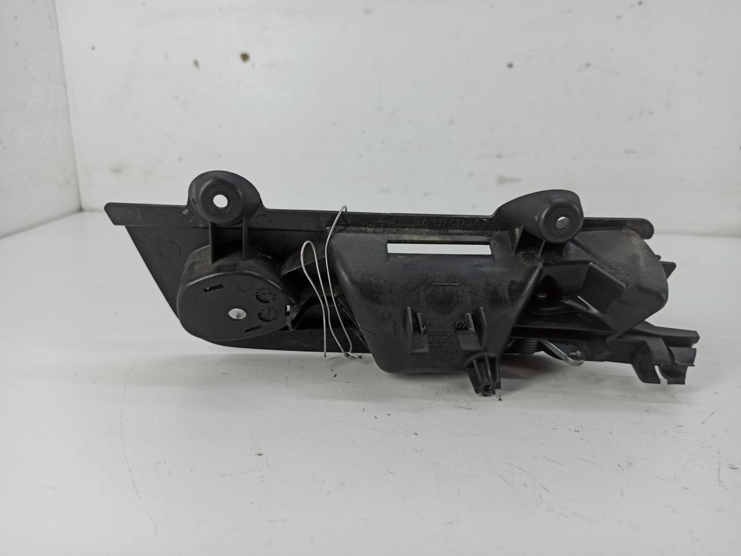 Ручка двери задней внутренняя левая