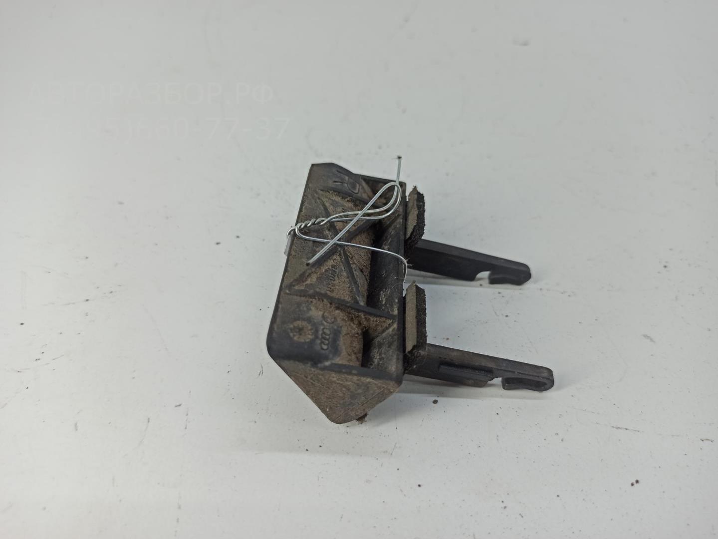 Ручка двери багажника наружная