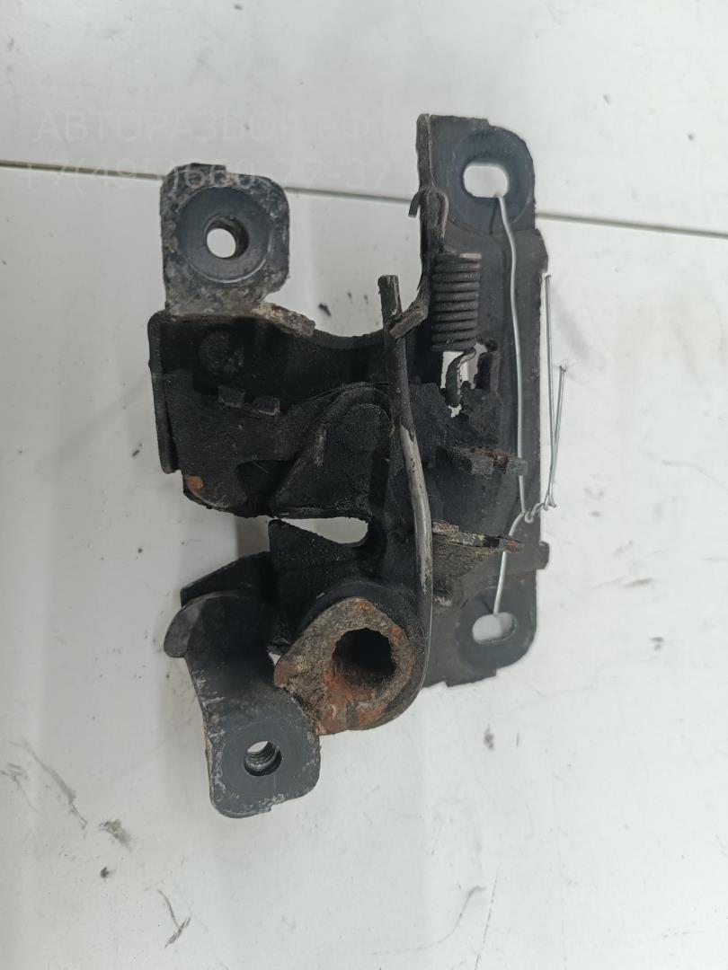 Замок капота