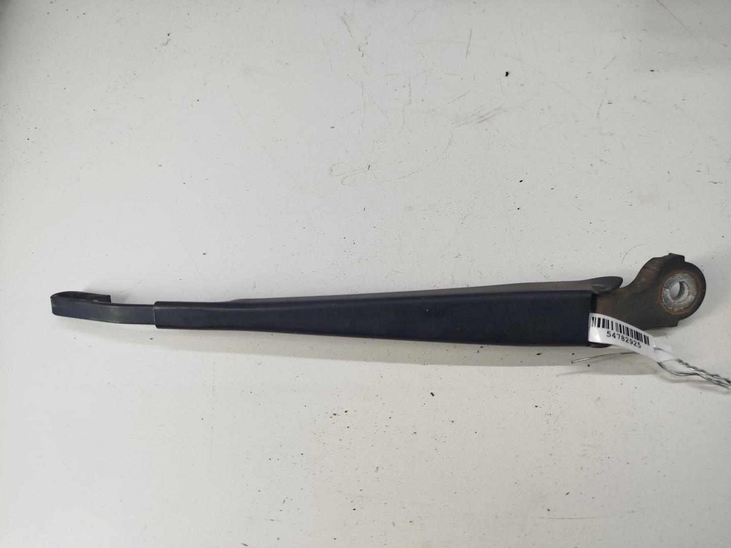 Поводок стеклоочистителя заднего