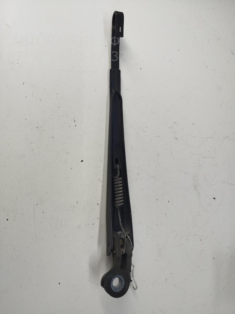 Поводок стеклоочистителя заднего