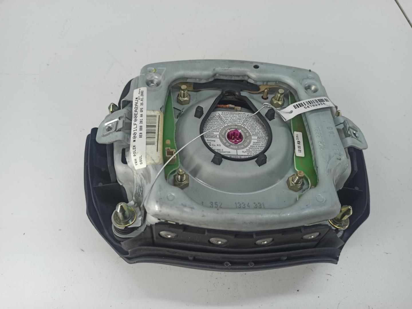 Подушка безопасности в рулевое колесо