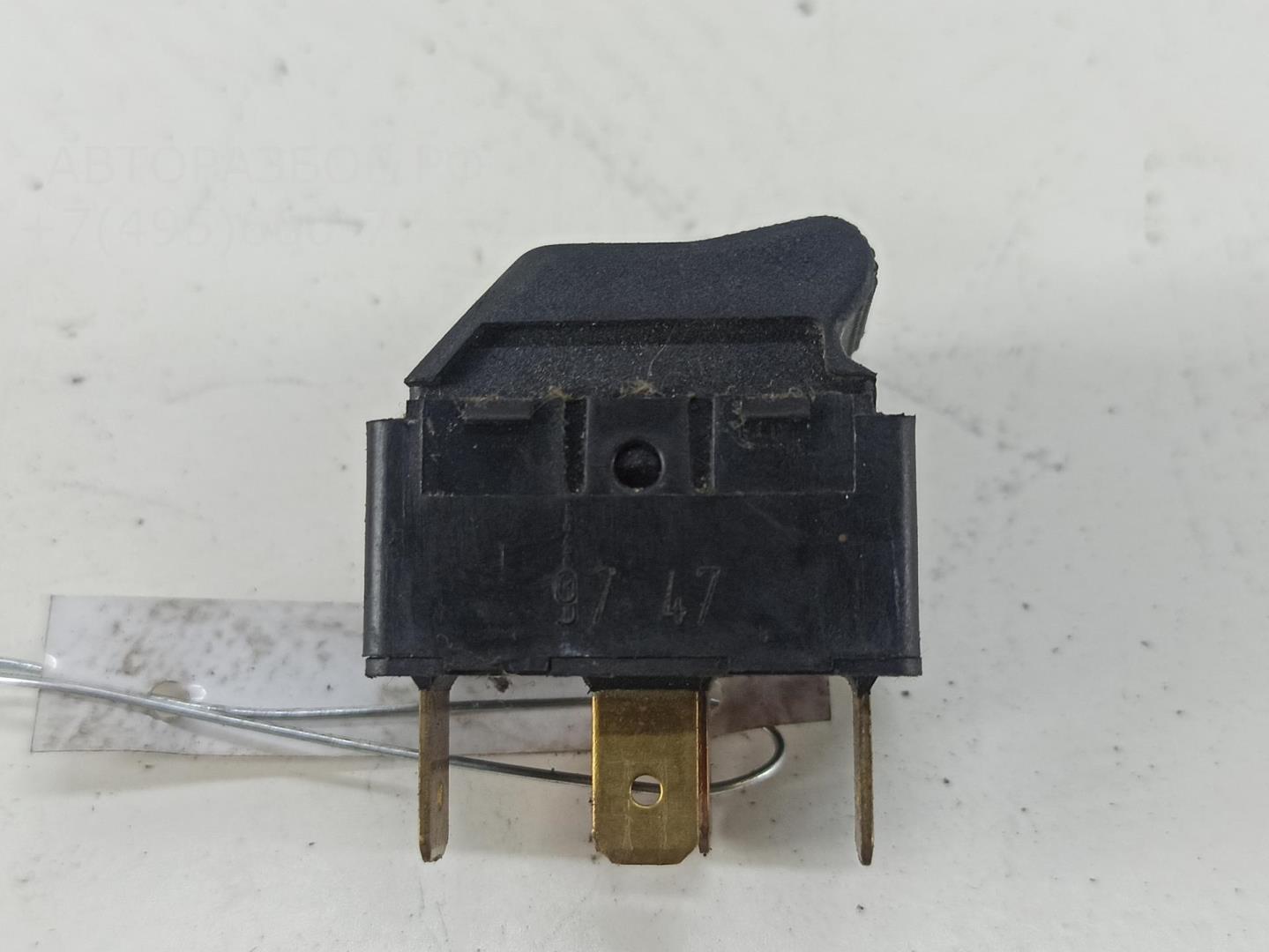 Кнопка стеклоподъемника