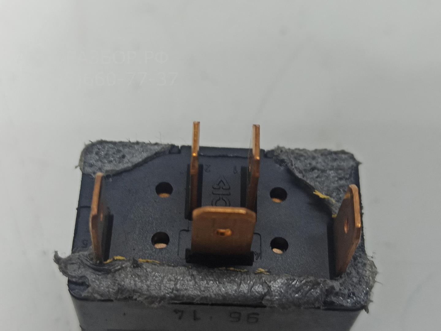 Кнопка стеклоподъемника