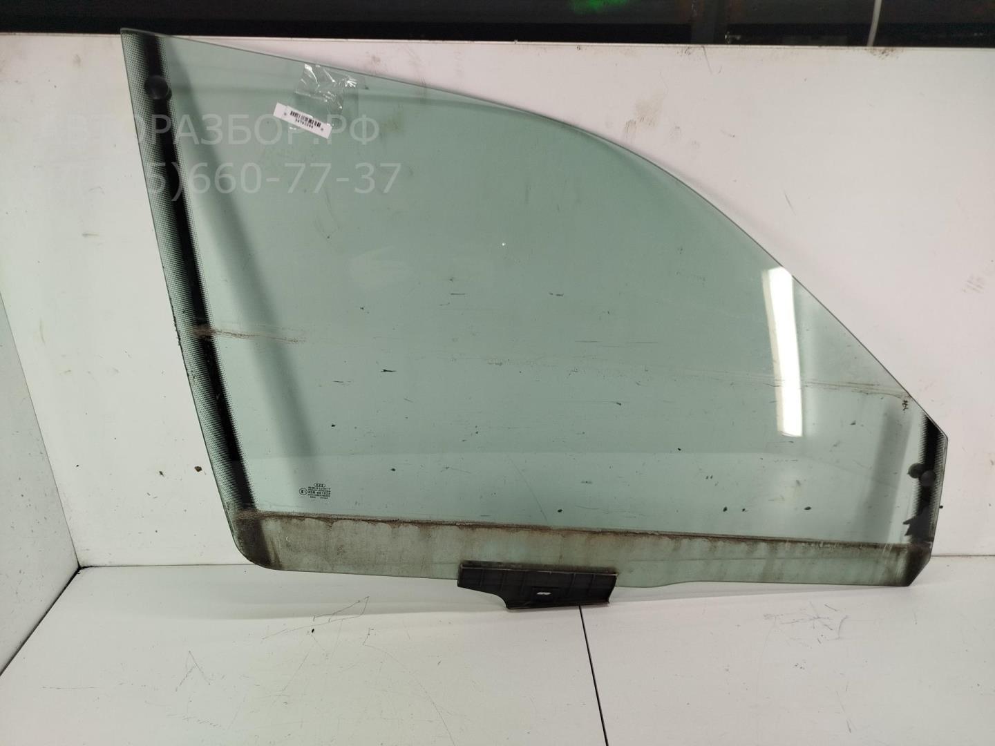 Стекло двери передней правой