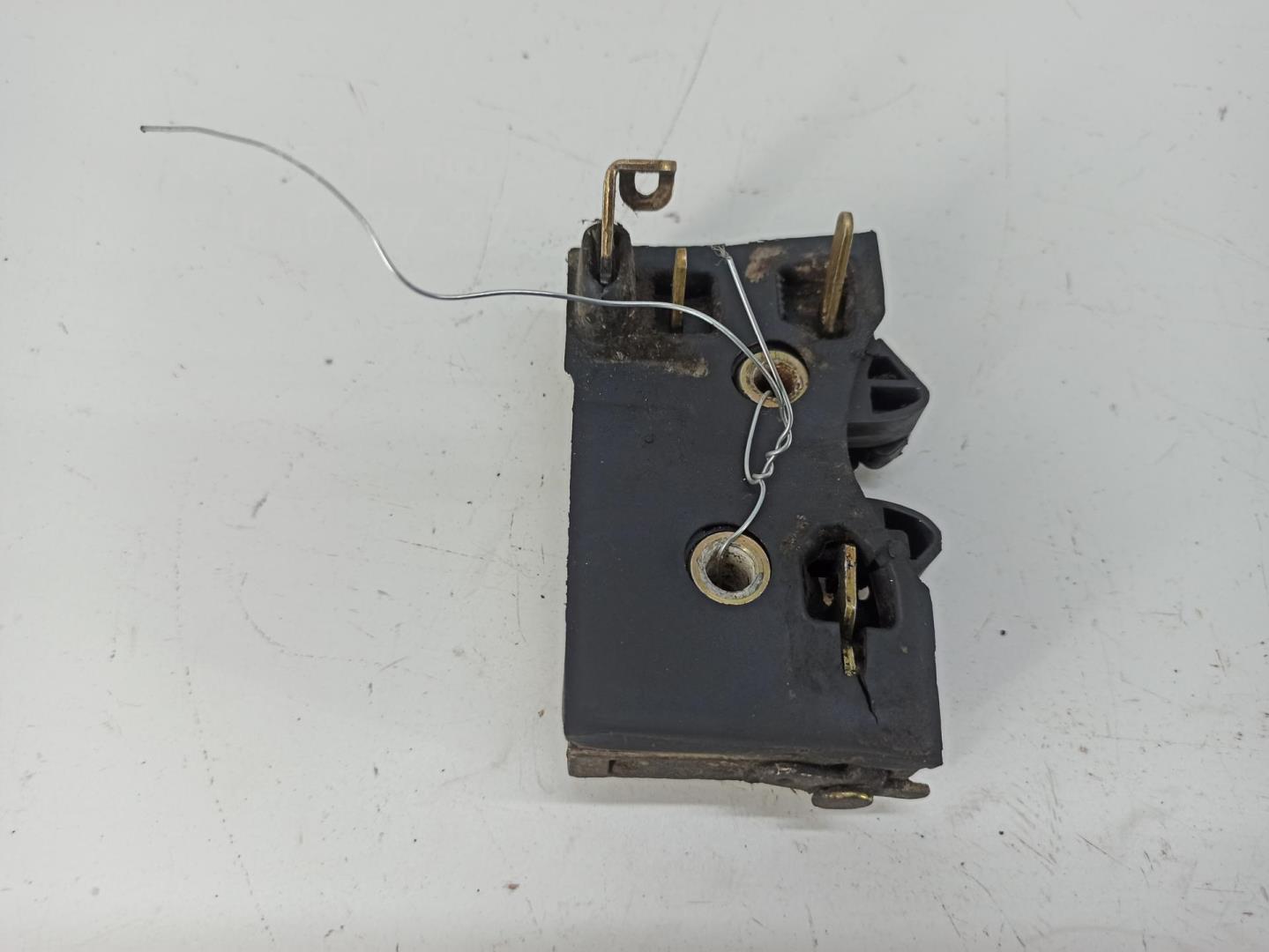 Замок двери задней правой