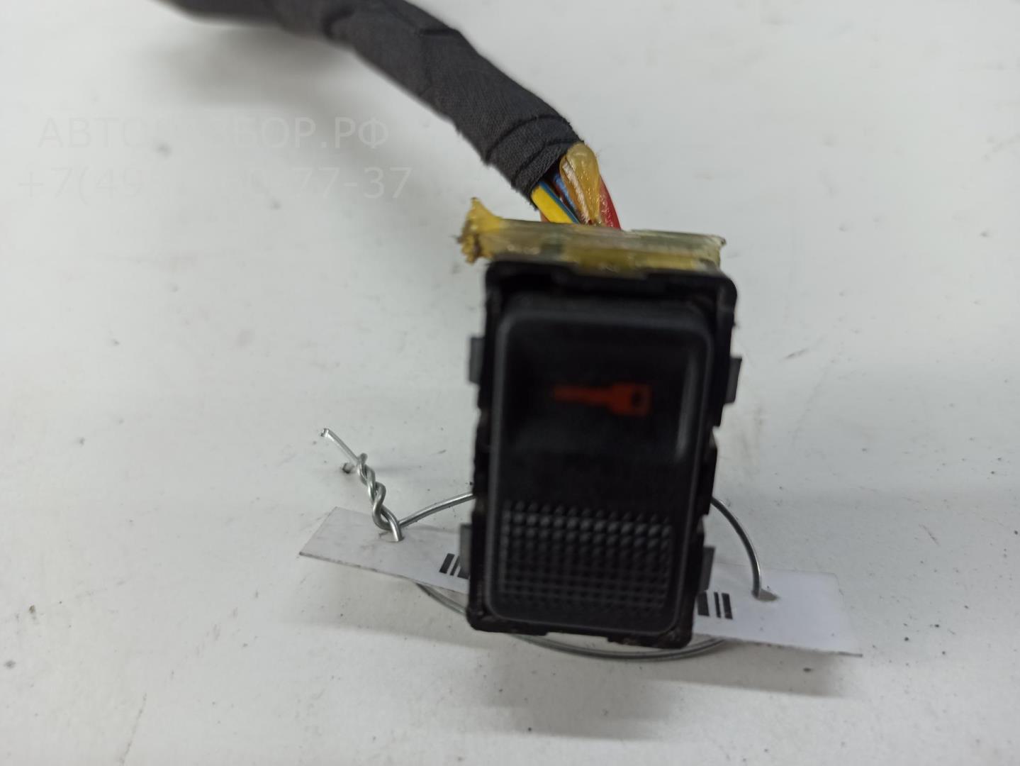 Кнопка центрального замка