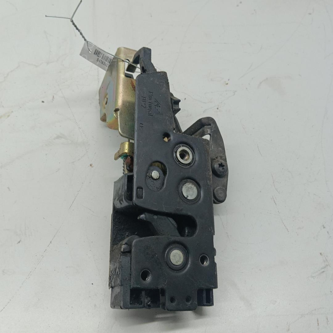 Замок двери задней правой