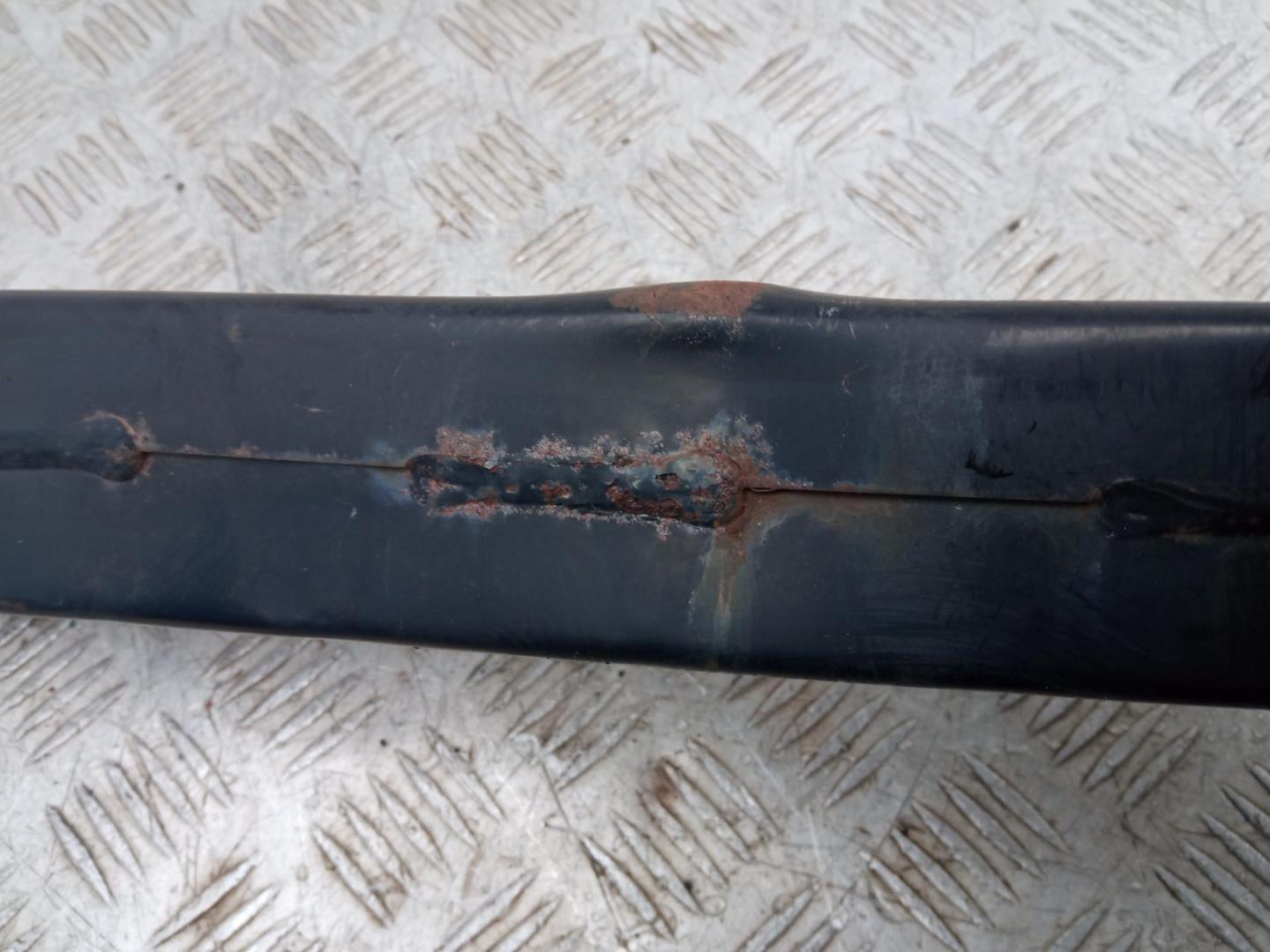 Усилитель переднего бампера