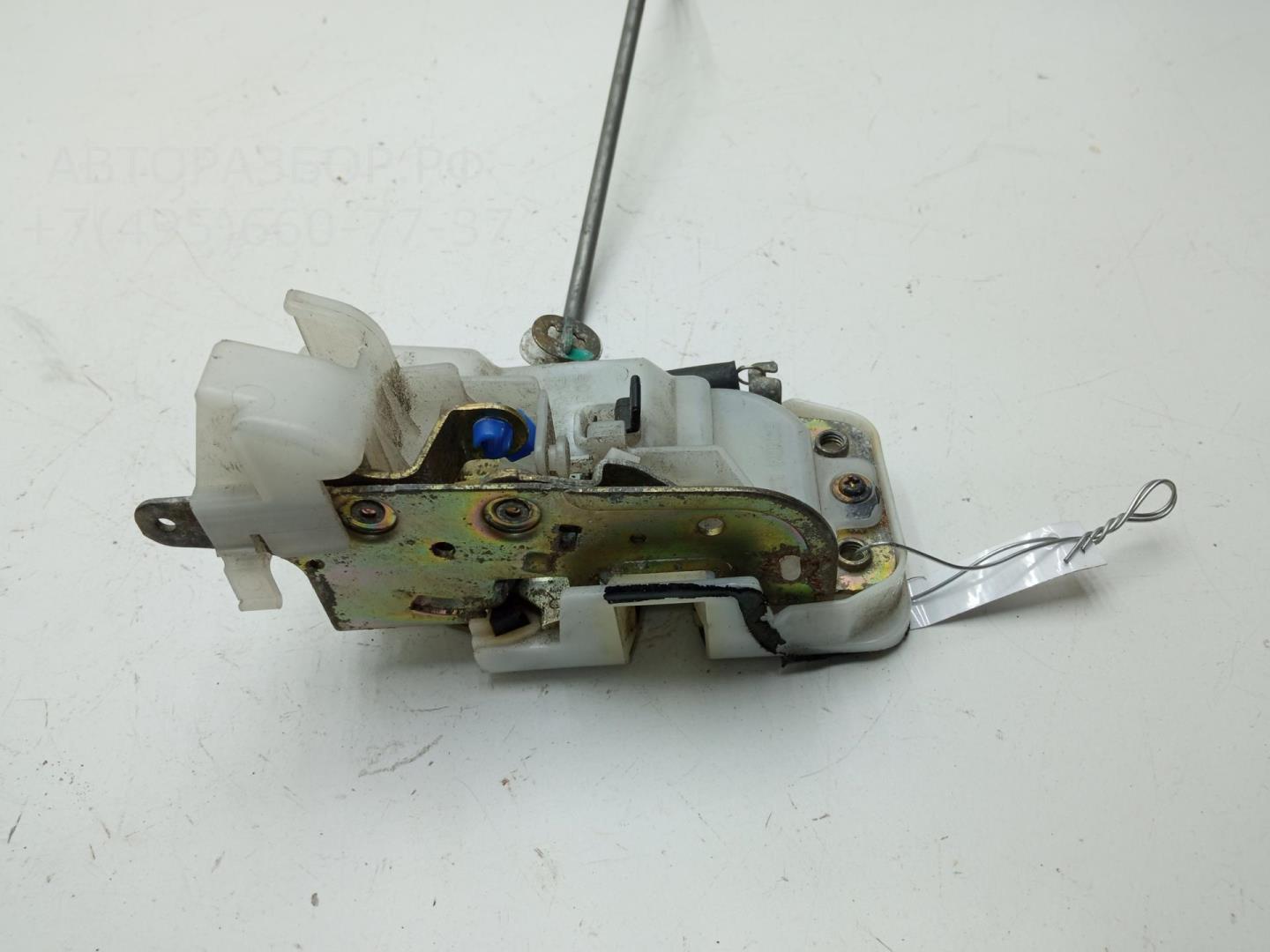 Замок двери передней правой