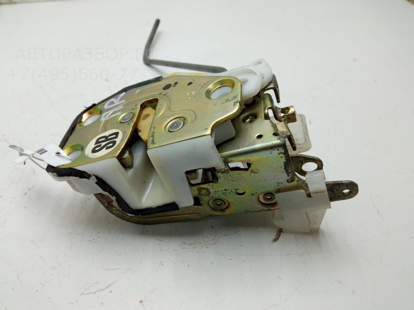 Замок двери передней правой