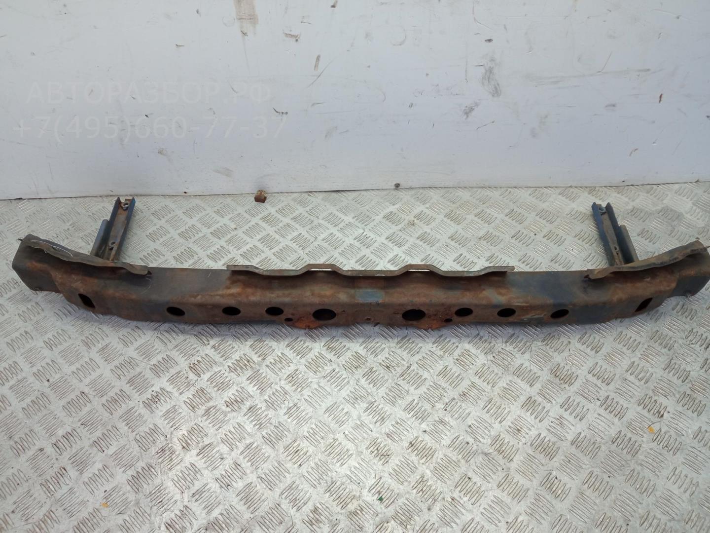 Усилитель переднего бампера