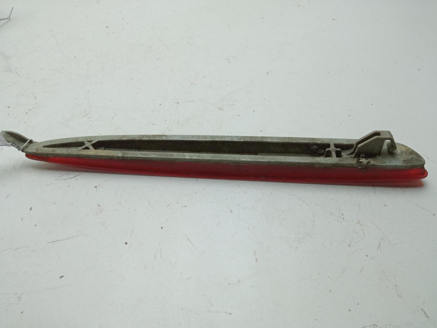 Отражатель в бампер задний левый