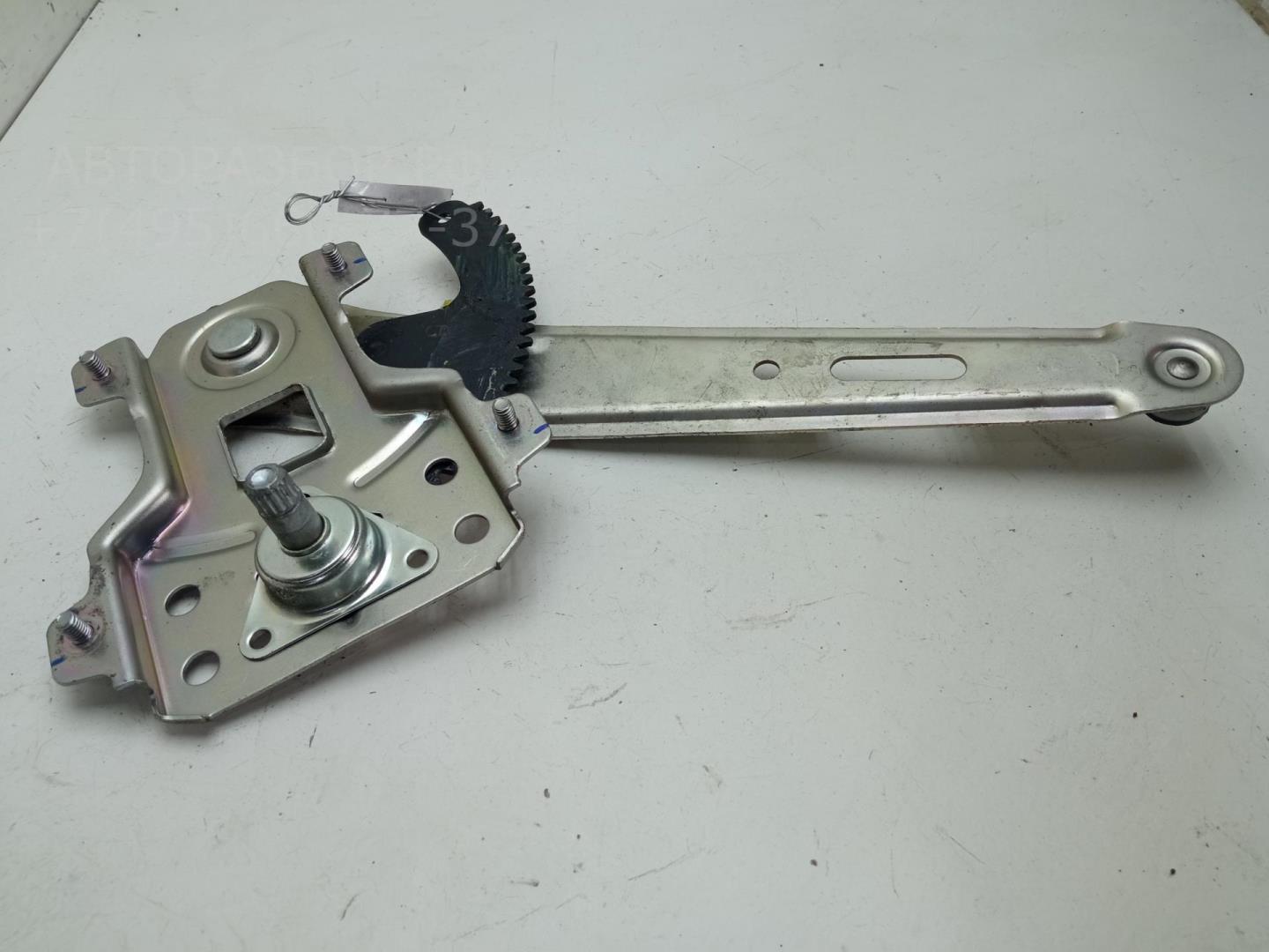 Стеклоподъемник механ. задний левый