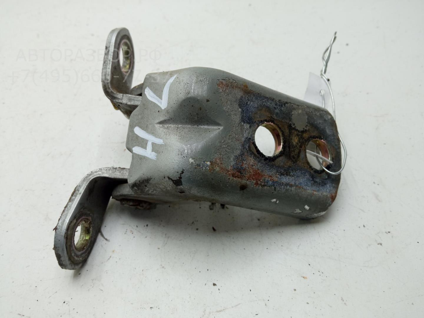 Петля двери