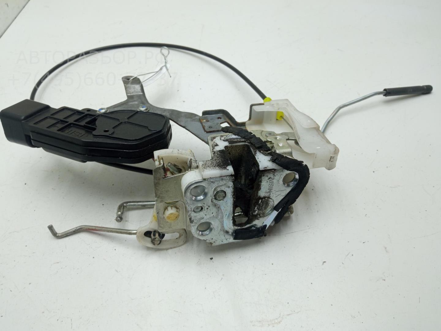 Замок двери передней правой