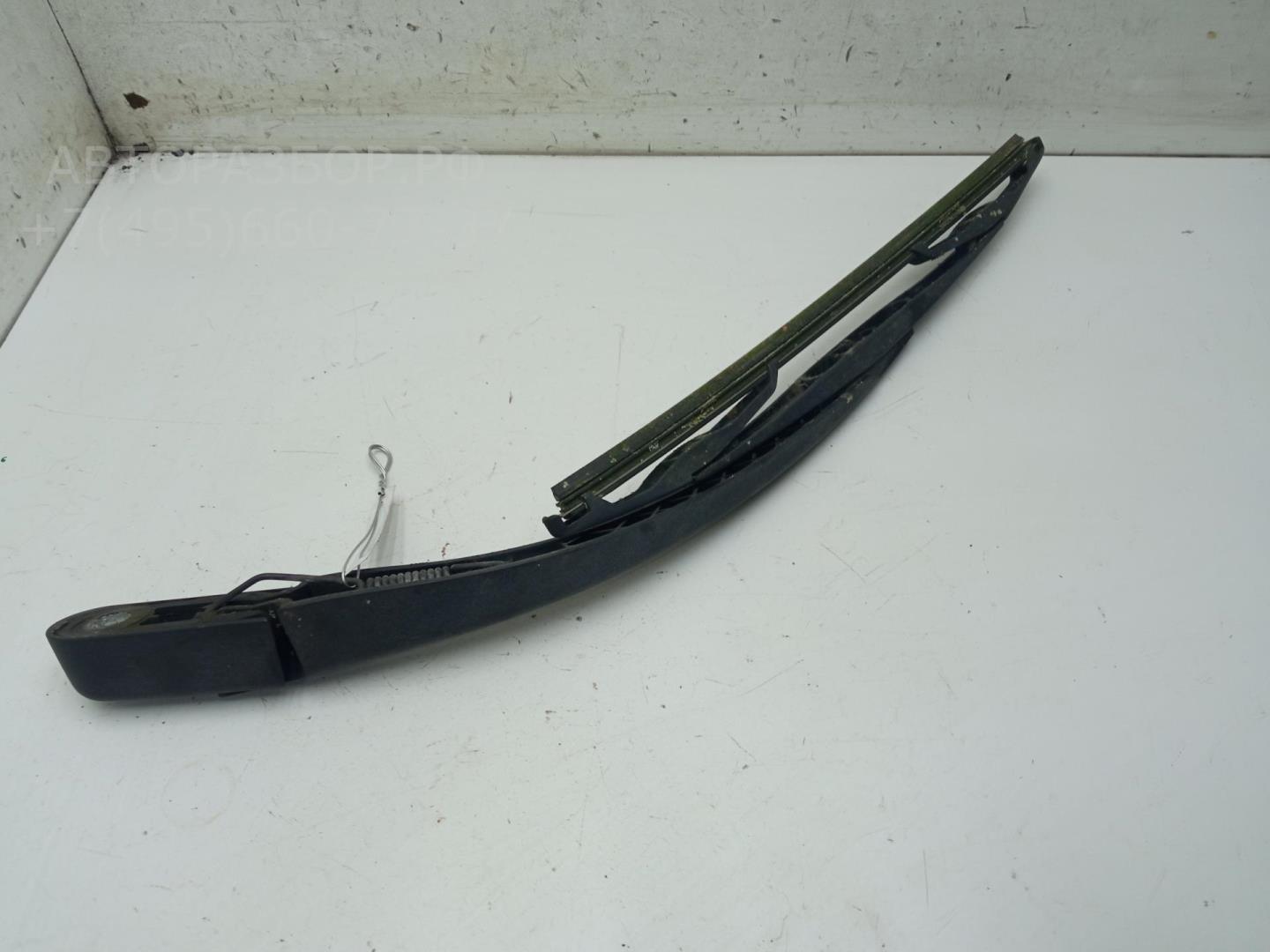 Поводок стеклоочистителя заднего