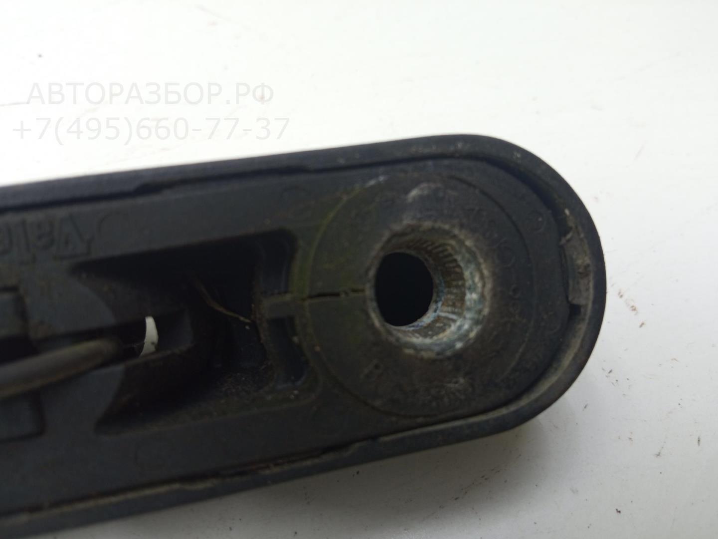 Поводок стеклоочистителя заднего