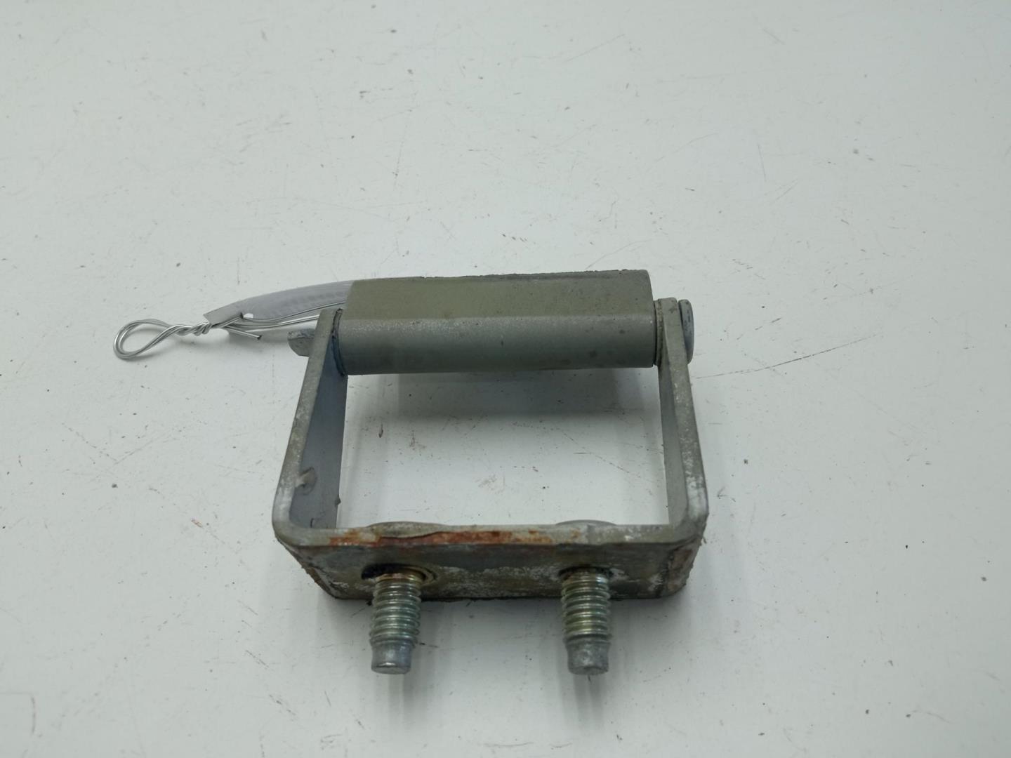 Петля крышки багажника