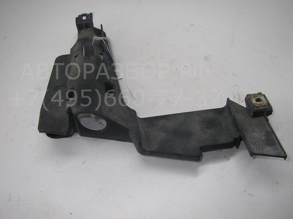 Кронштейн фар правый