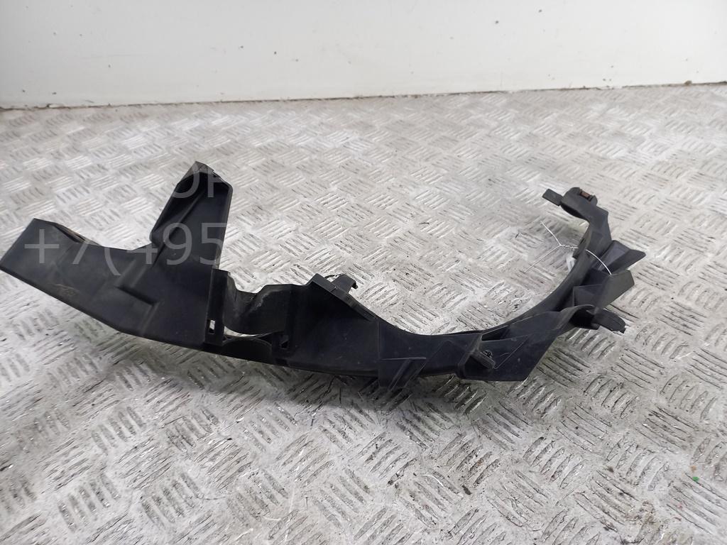 Кронштейн фар правый