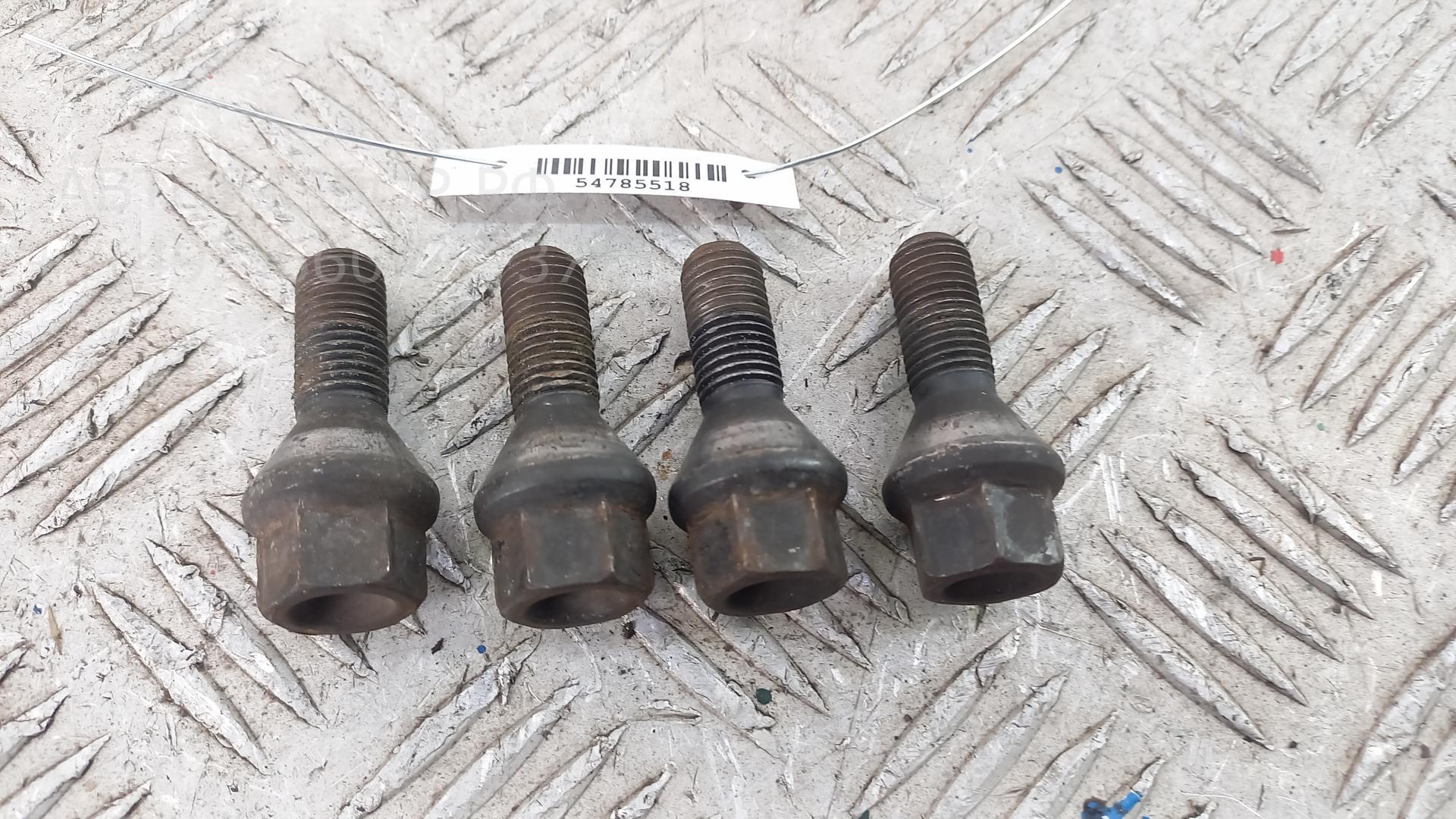 Болт колесный