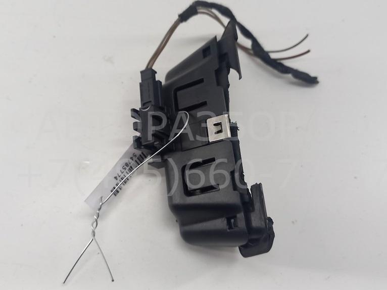 Кнопка открывания багажника