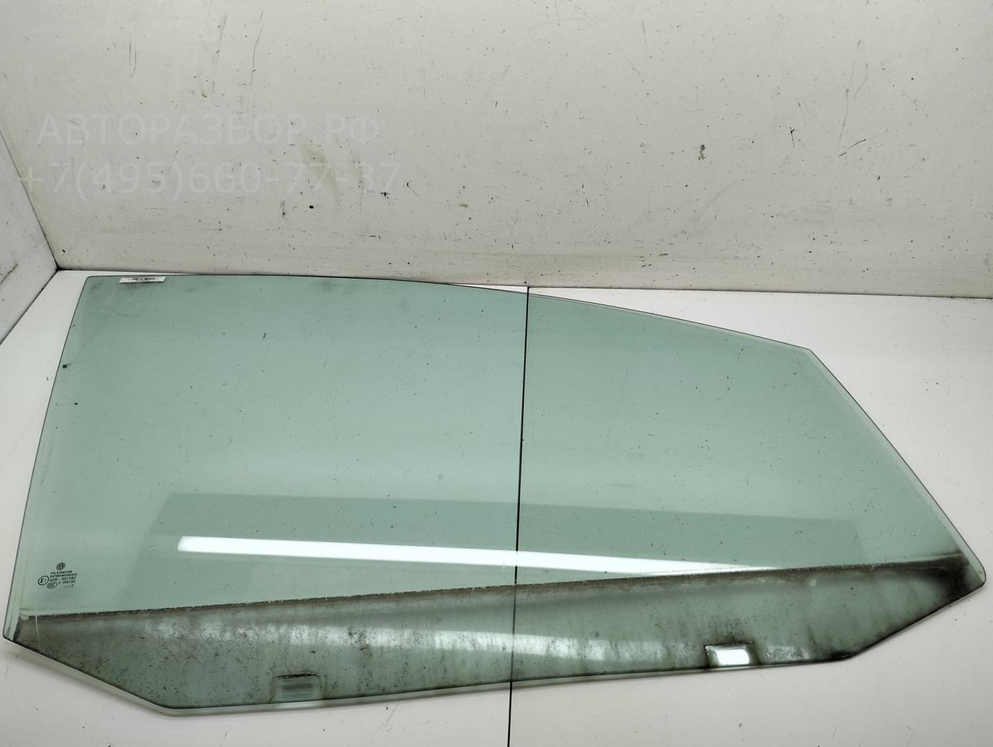 Стекло двери передней правой