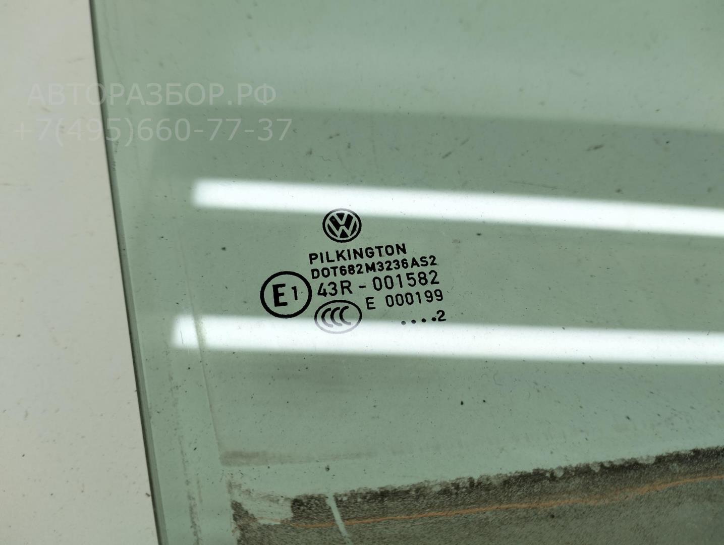 Стекло двери передней правой