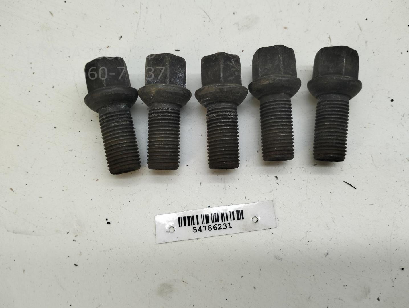 Болт колесный