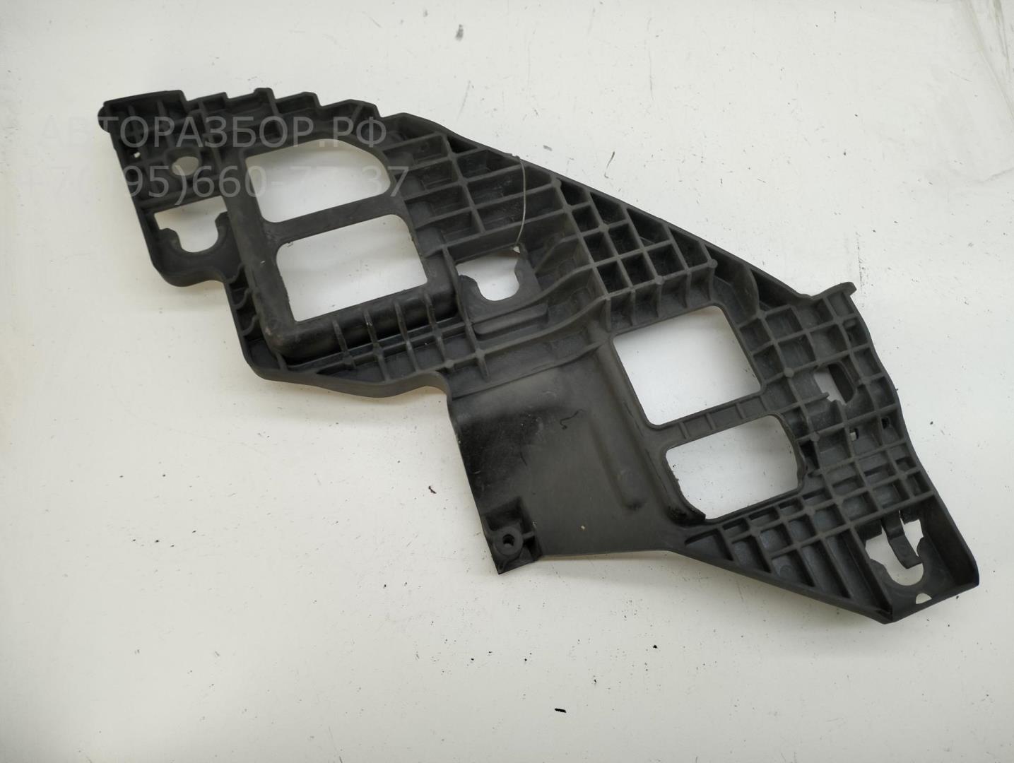 Крепеж фары