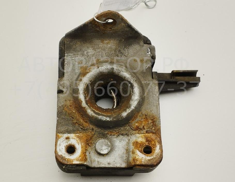 Замок капота