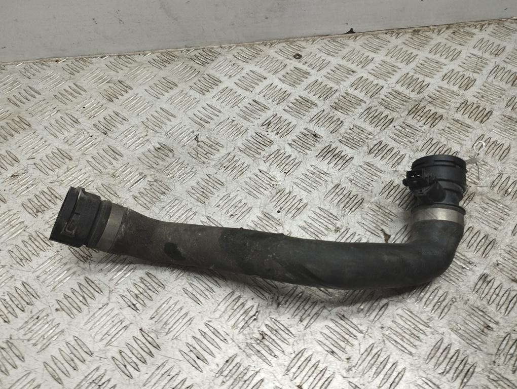 Патрубок радиатора