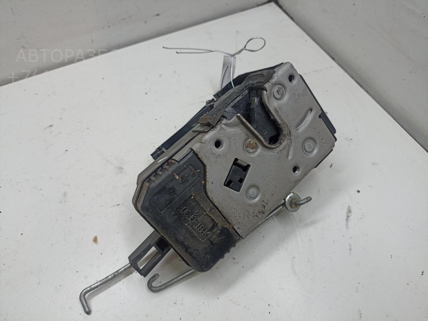 Замок двери передней левой