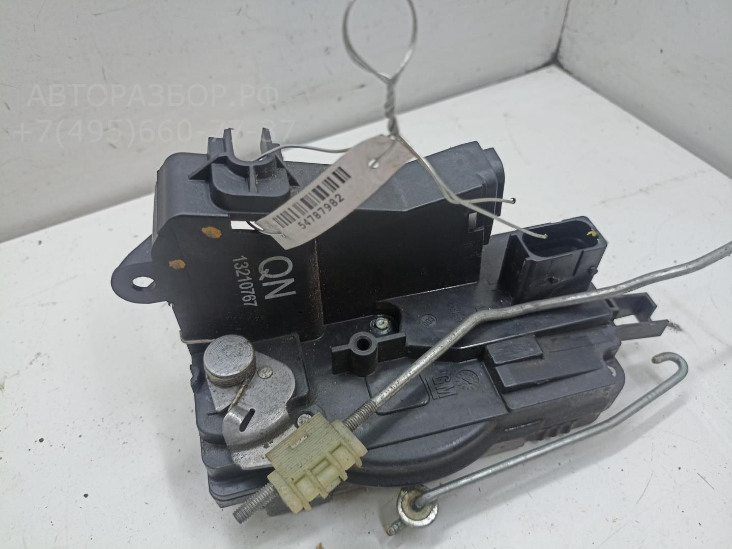 Замок двери передней левой