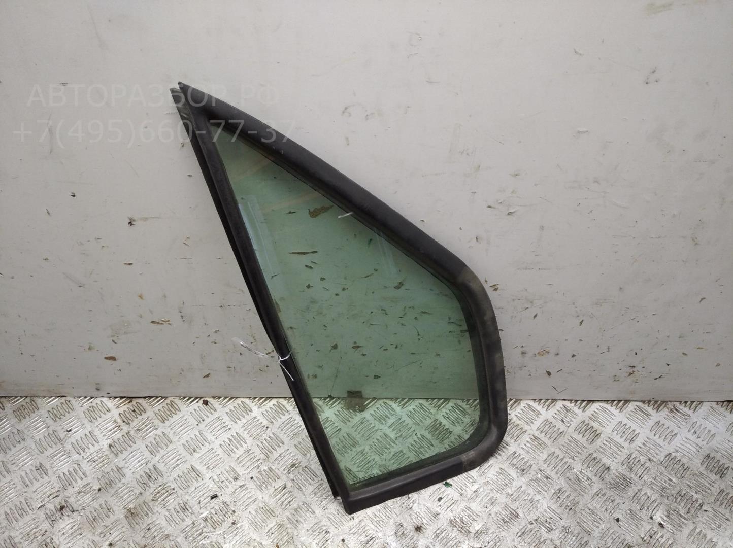 Стекло двери передней правой (форточка)