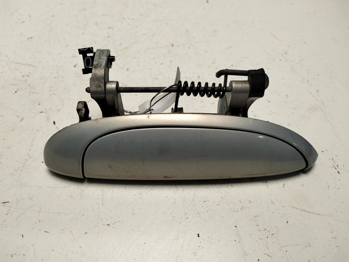 Ручка двери передней наружная правая