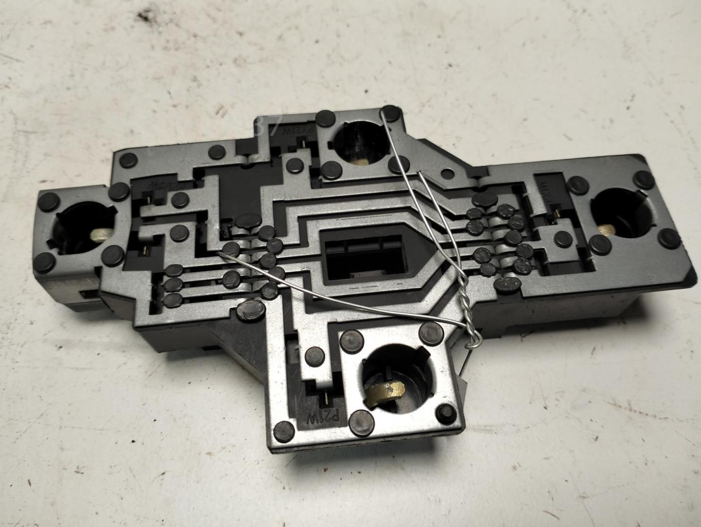 Плата заднего фонаря правого