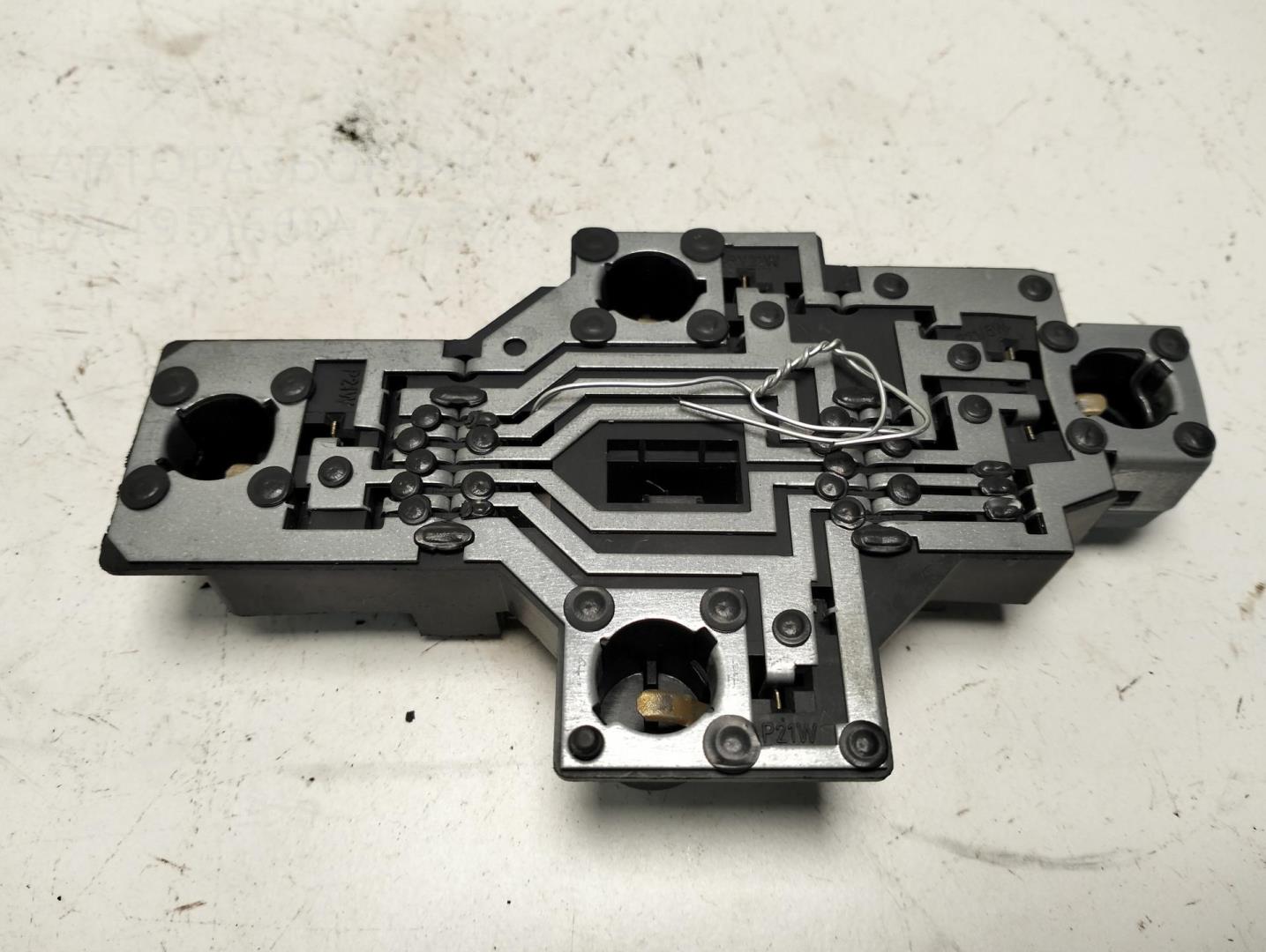 Плата заднего фонаря левого