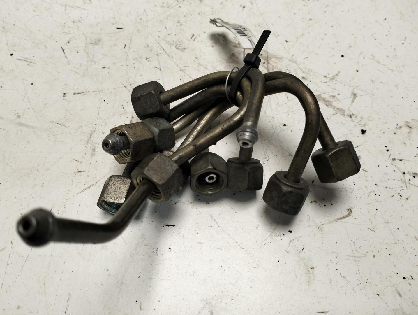 Трубка топливная