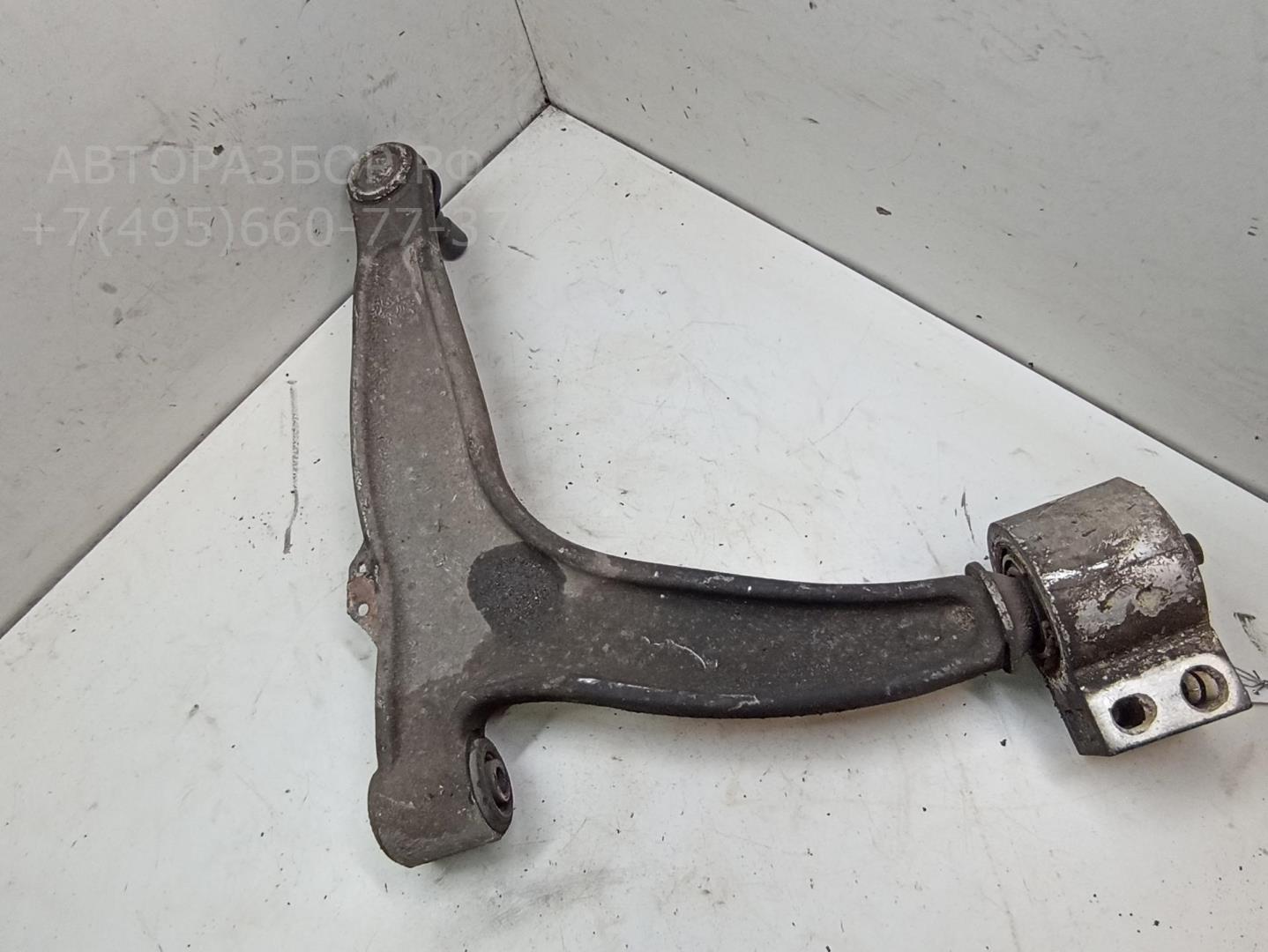 Рычаг передний левый