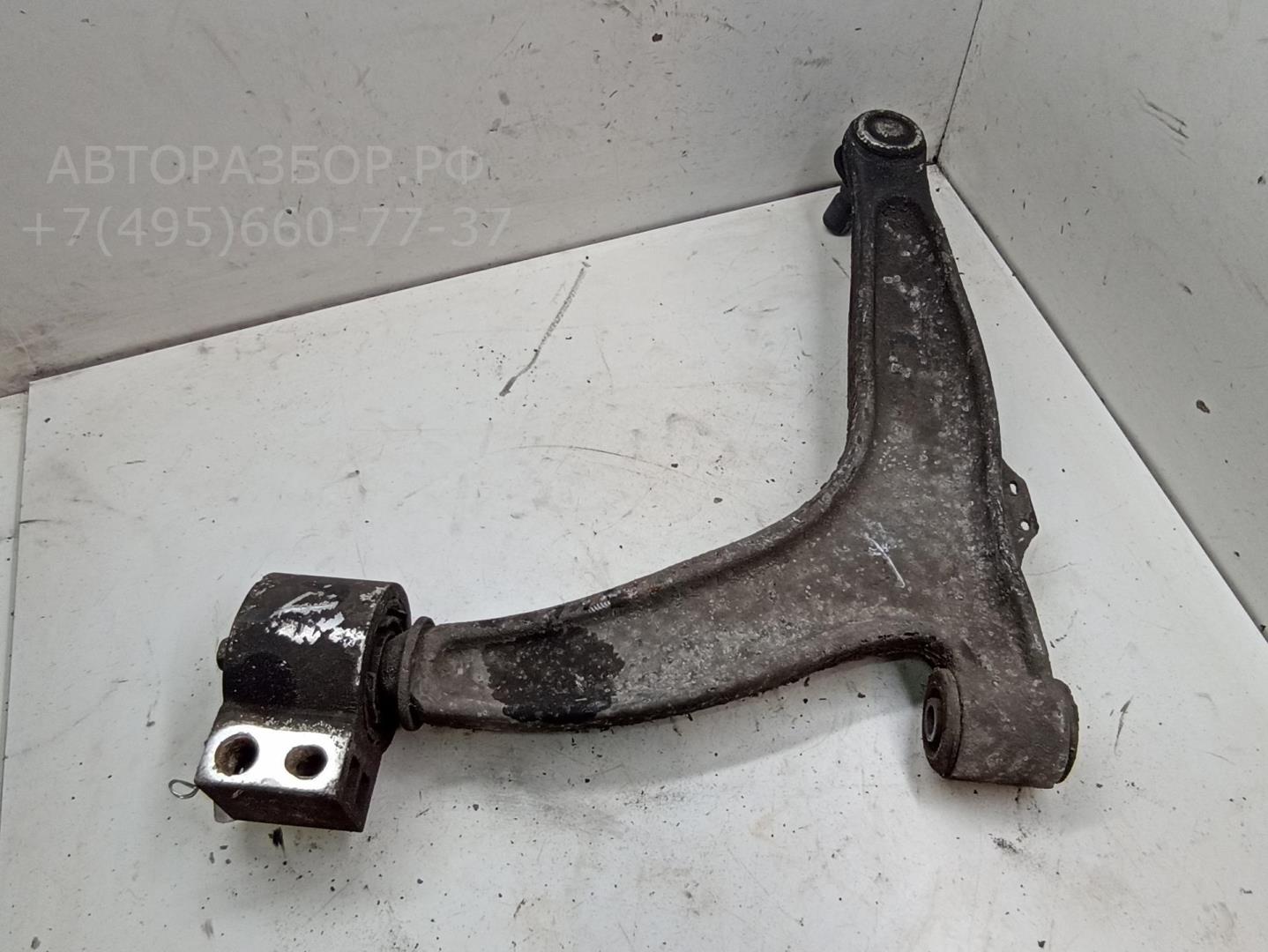 Рычаг передний правый