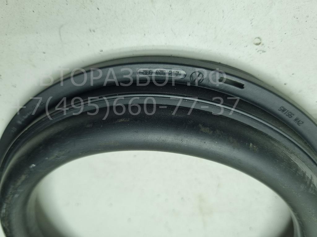 Накладка двери задней правой