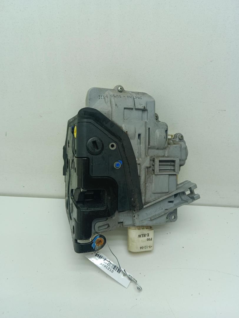 Замок двери задней левой