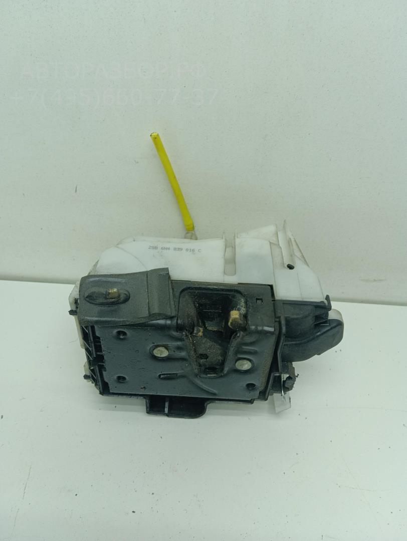 Замок двери задней правой