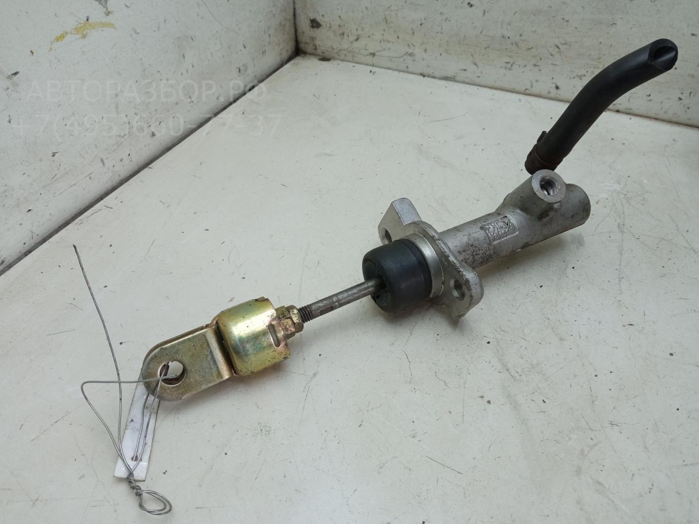 Цилиндр сцепления главный